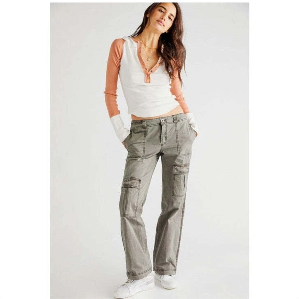 Free People The Thing Is Low Rise Utility Pants Womens Truffle Size 10 New